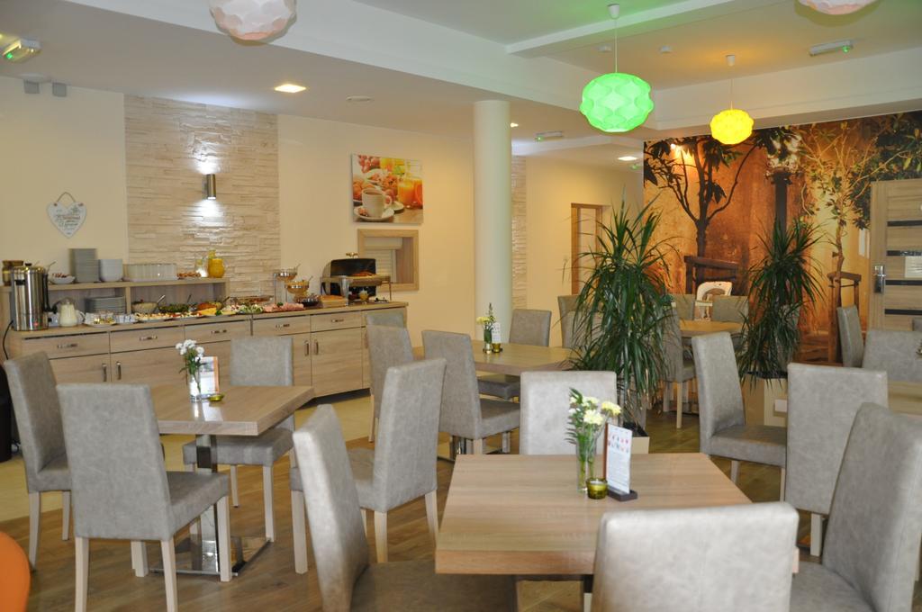Azyl Bed & Breakfast Ustronie Morskie Bagian luar foto