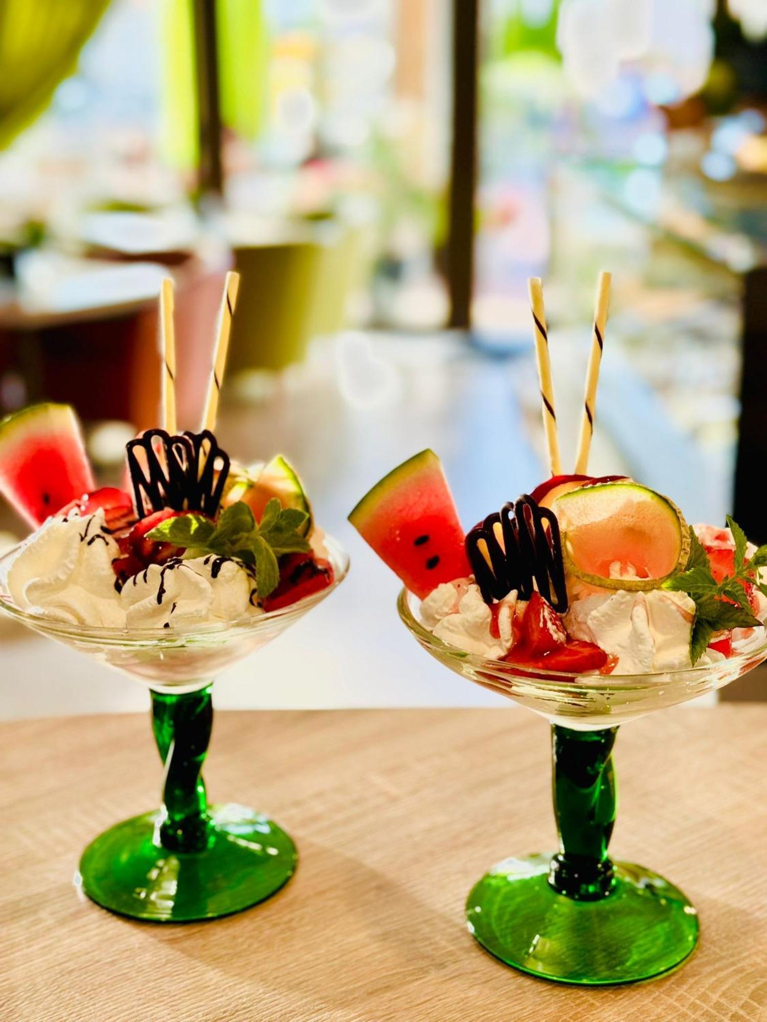 Azyl Bed & Breakfast Ustronie Morskie Bagian luar foto