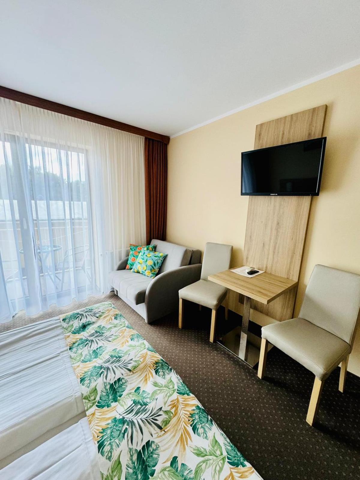 Azyl Bed & Breakfast Ustronie Morskie Bagian luar foto