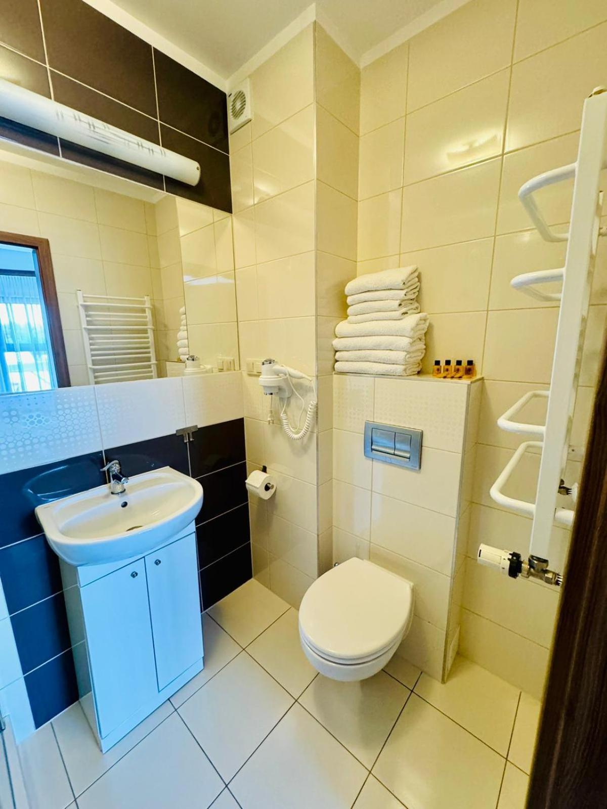 Azyl Bed & Breakfast Ustronie Morskie Bagian luar foto