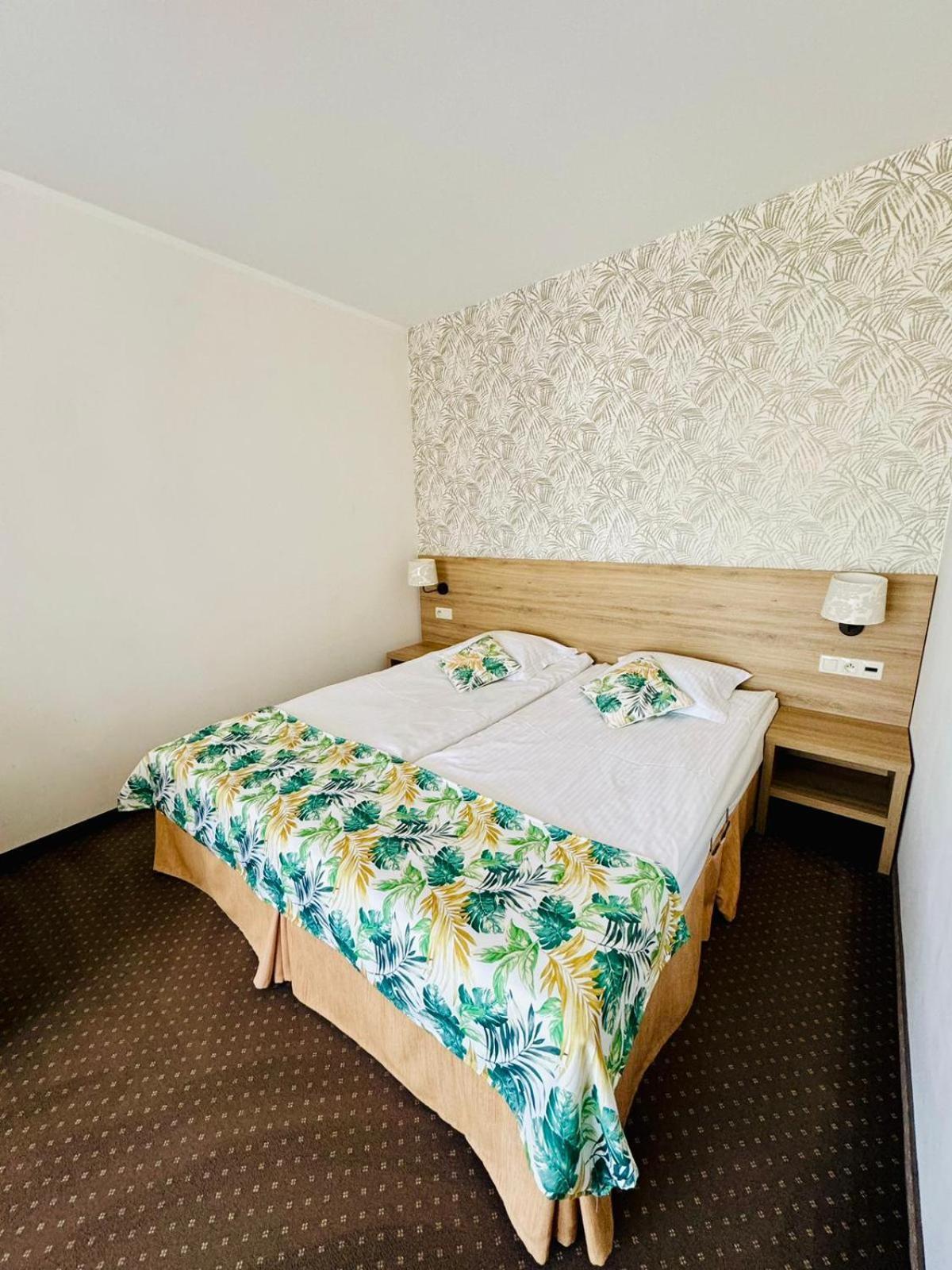 Azyl Bed & Breakfast Ustronie Morskie Bagian luar foto