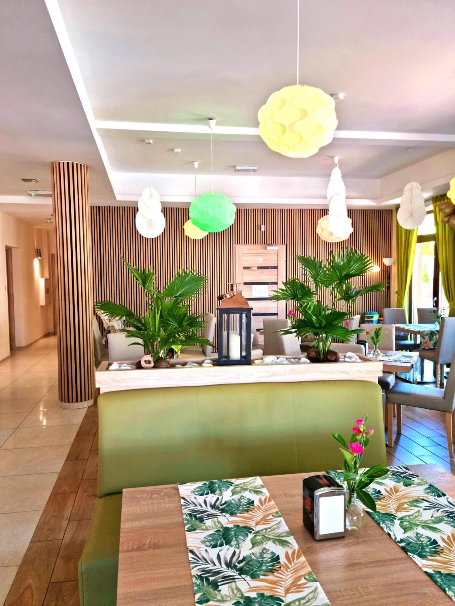 Azyl Bed & Breakfast Ustronie Morskie Bagian luar foto