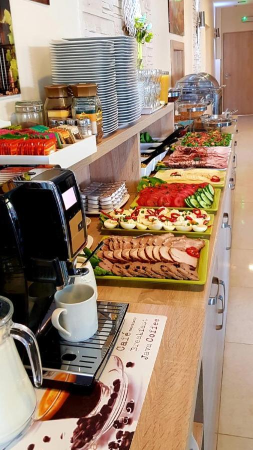 Azyl Bed & Breakfast Ustronie Morskie Bagian luar foto