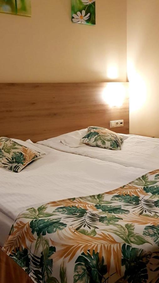 Azyl Bed & Breakfast Ustronie Morskie Bagian luar foto